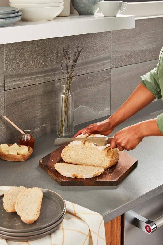 KitchenAid 5KSM2CB5BGS Bread Bowl 4.7L product in use