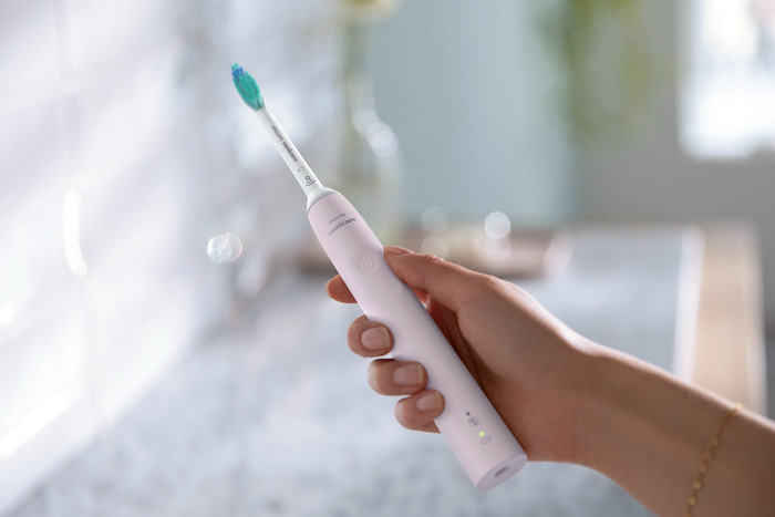 Philips Sonicare ProtectiveClean 3100 HX3675/15 product in use