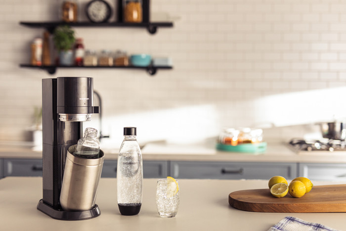 SodaStream DUO Black product in use