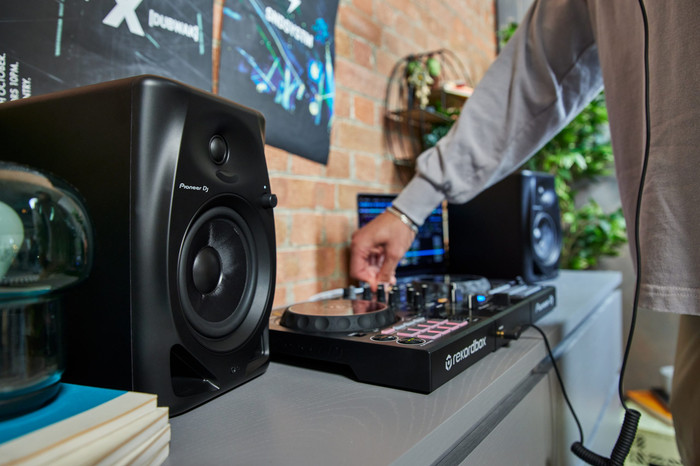 Pioneer DJ DM-50D produit à l'usage