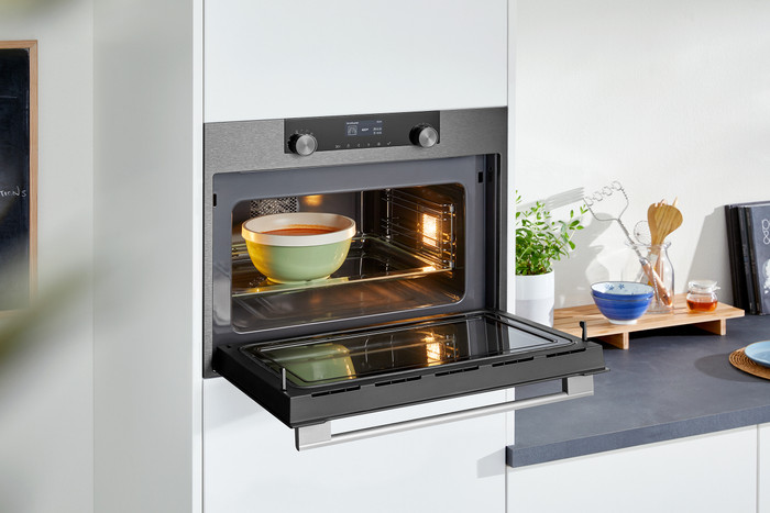 ATAG BCM46121C product in use