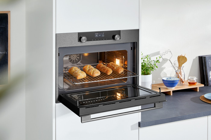 ATAG BCM46121C product in use