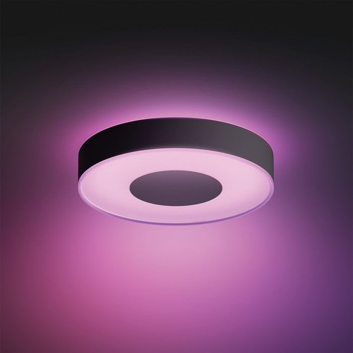 Philips Hue Infuse M plafondlamp White and Color Zwart product in gebruik