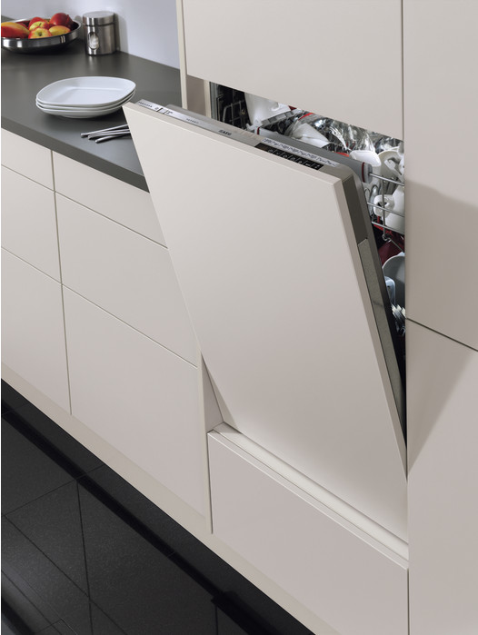 AEG FSE7470AP / Built-in / Fully integrated / Niche height 82 - 90cm product in use
