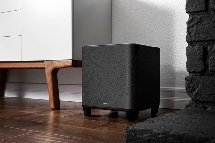 Denon Home subwoofer product in gebruik
