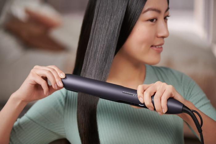 Philips BHS752/00 Dark Purple Metallic product in use