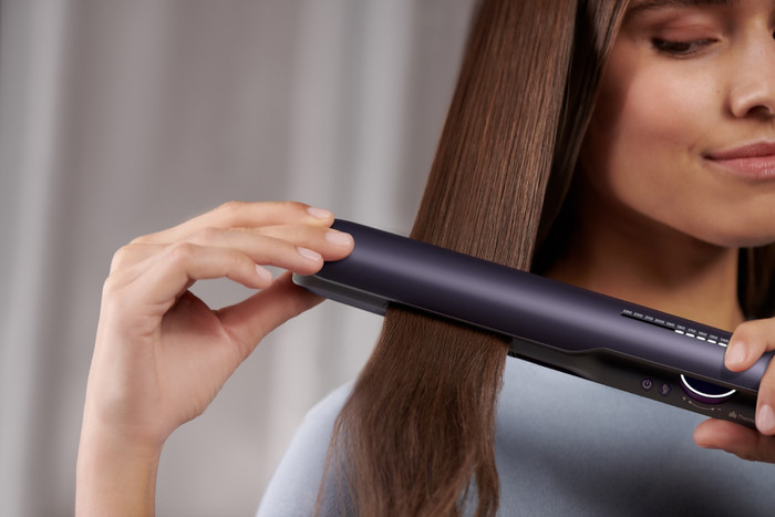 Philips BHS752/00 Dark Purple Metallic product in use