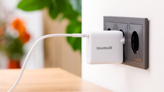BlueBuilt 100W GaN Usb C Oplader Wit product in gebruik