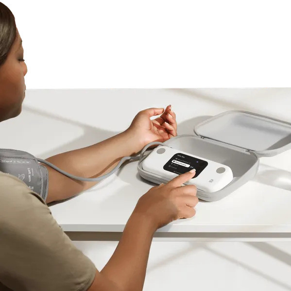 Withings BPM Vision product in gebruik