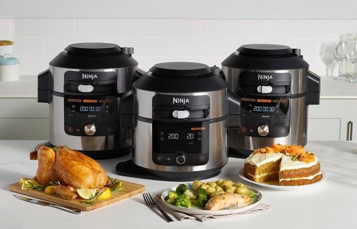 Ninja Foodi 14-in-1 Multicooker OL750EU product in use