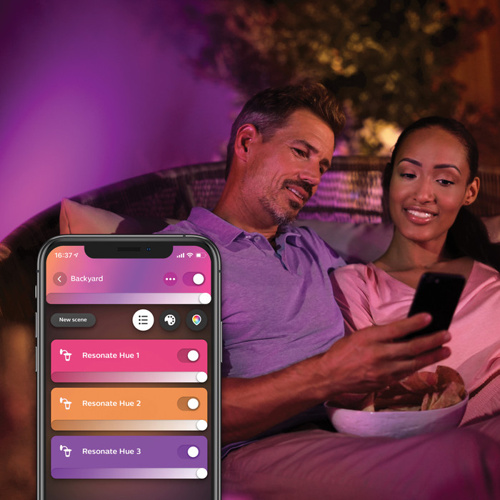 Philips Hue Resonate muurlamp White and Color zwart 5-pack product in gebruik