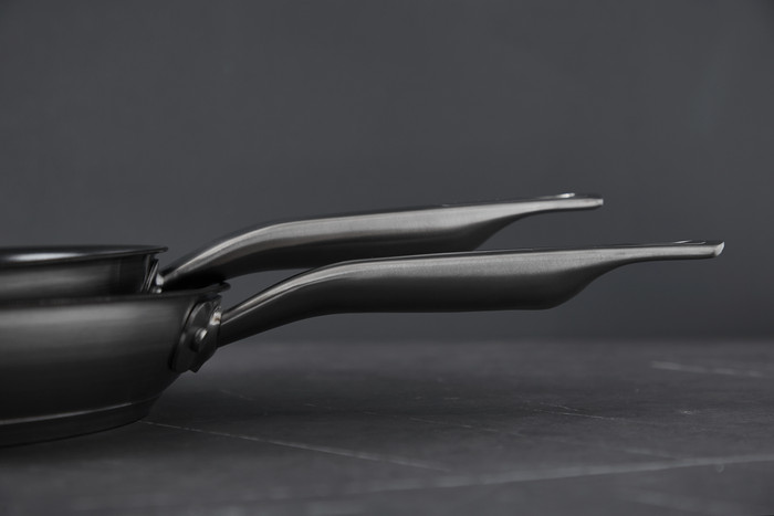 Tefal Virtuoso Pro Frying Pan Set 24cm + 28cm + Wok 28cm product in use