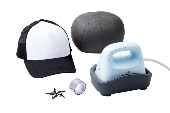 Cricut Explore 4 Essentials bundle + hat press null