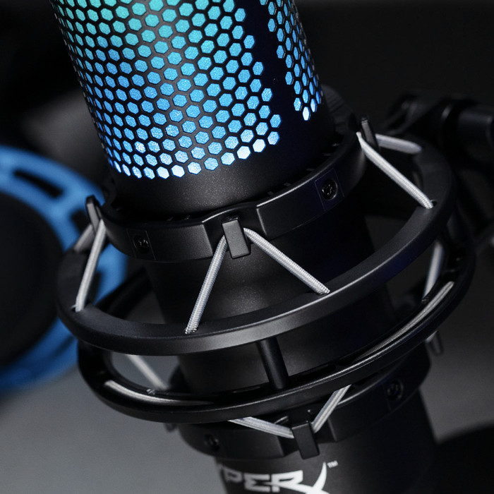 HyperX QuadCast S product in gebruik