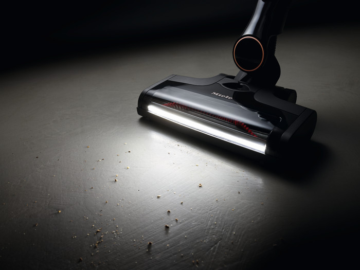 Miele Triflex HX2 Cat & Dog Obsidian Black product in use