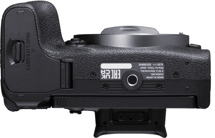 Canon EOS R10 + RF-S 18-45mm f/4.5-6.3 IS STM bottom
