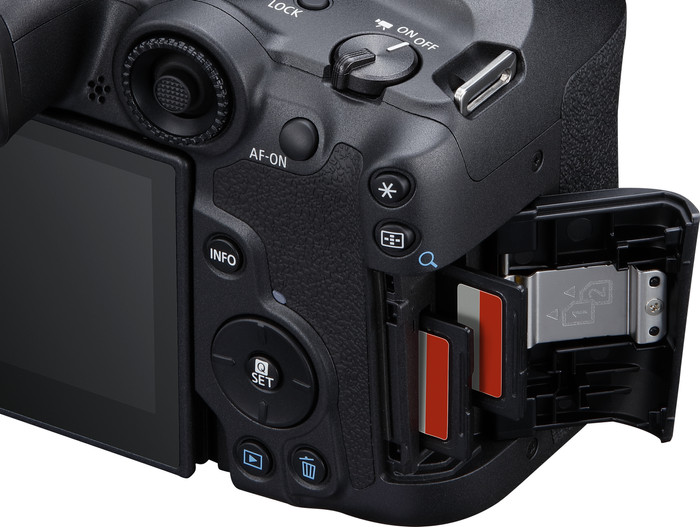 Canon EOS R7 Body detail