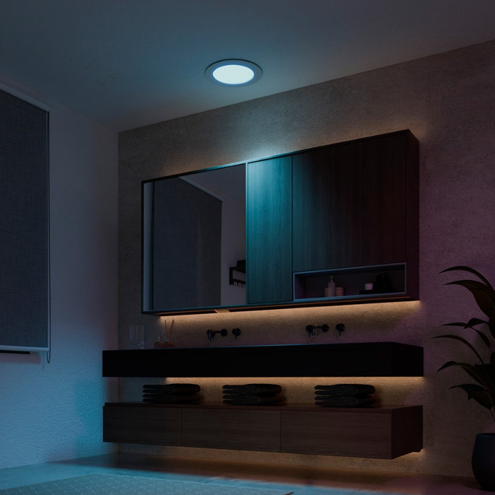 Philips Hue Inbouwspot Slim - White and Color - 170mm - Wit product in gebruik