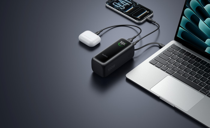 Belkin Powerbank 22.000 mAh met Snelladen 120 Watt Zwart product in gebruik