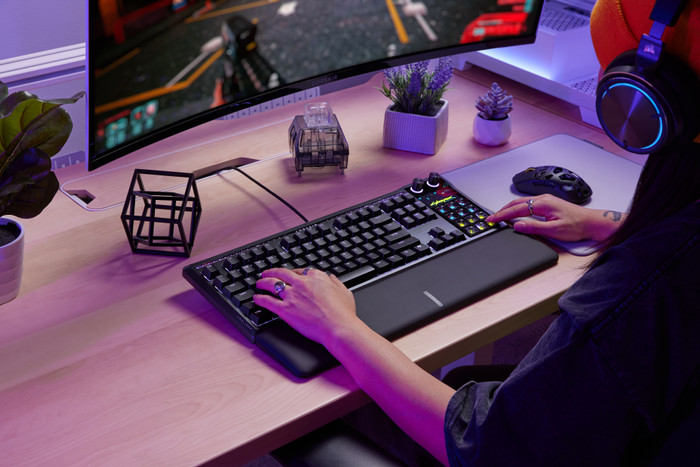 Corsair GALLEON 100 SD Gaming Toetsenbord Azerty product in gebruik