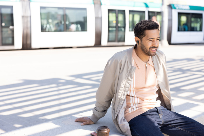 JBL Live Pro 2 Zwart product in gebruik