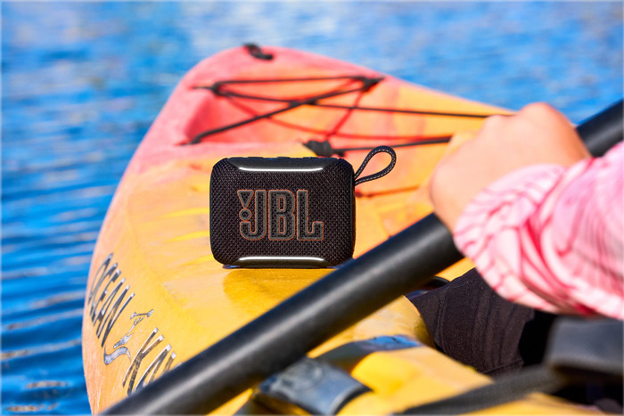 JBL Go 5 Zwart product in gebruik