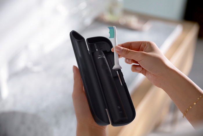Philips Sonicare ProtectiveClean 3100 HX3675/15 product in use