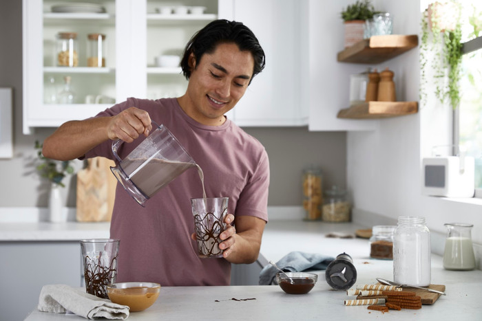 Kenwood HBM60.307GY Triblade XL+ product in gebruik