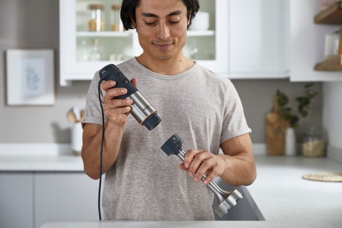 Kenwood HBM60.307GY Triblade XL+ product in gebruik