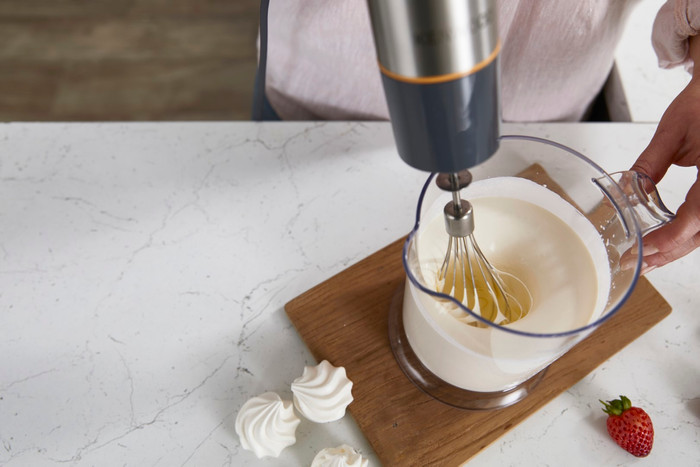 Kenwood HBM60.307GY Triblade XL+ product in gebruik