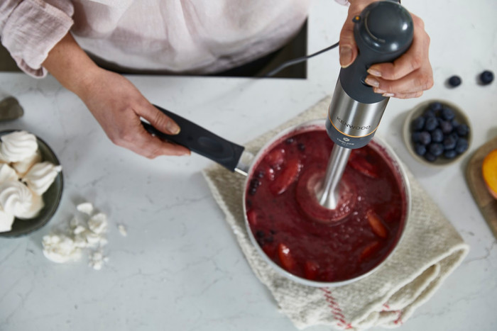 Kenwood HBM60.307GY Triblade XL+ product in gebruik