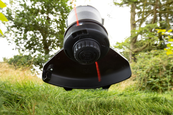 Bosch AdvancedGrassCut 36V-33 product in gebruik