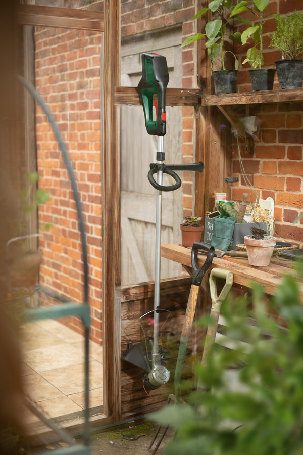 Bosch AdvancedGrassCut 36V-33 (zonder accu) product in gebruik