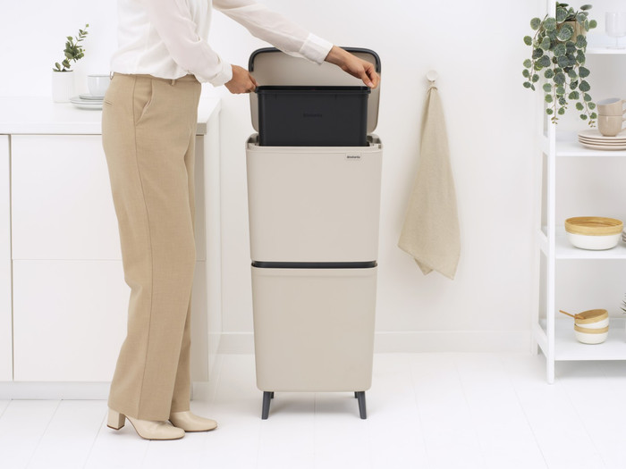 Brabantia SortUp Recycle Hi afvalemmer 20+25L Beige product in gebruik