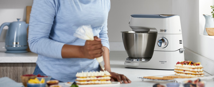 Kenwood Titanium Chef Baker KVC65.001WH product in use