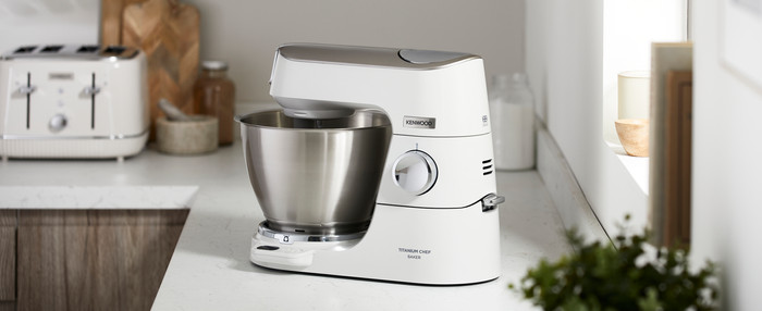 Kenwood Titanium Chef Baker KVC65.001WH product in use