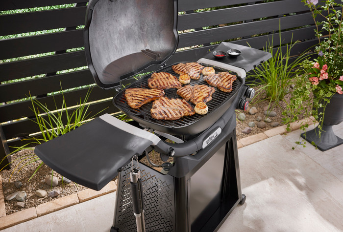 Weber Q 3200N met Onderstel product in gebruik