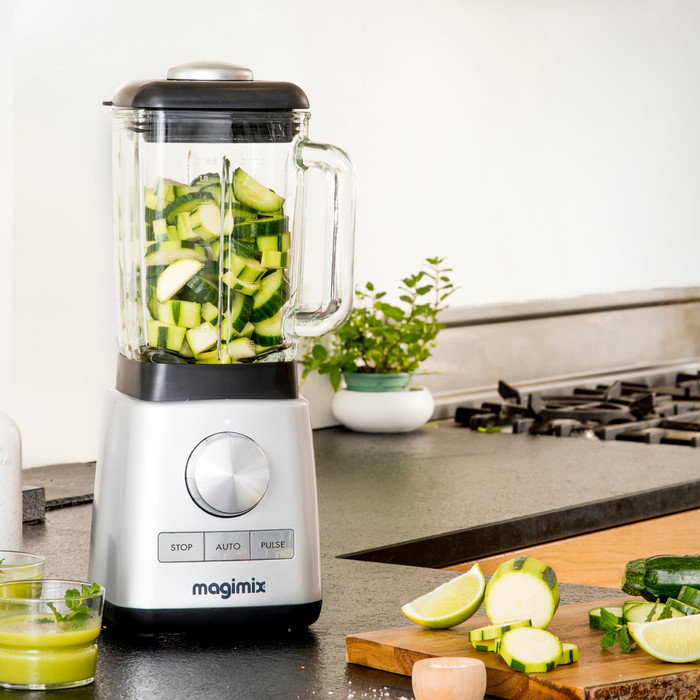 Magimix Power Blender 4 Mat Chroom product in gebruik