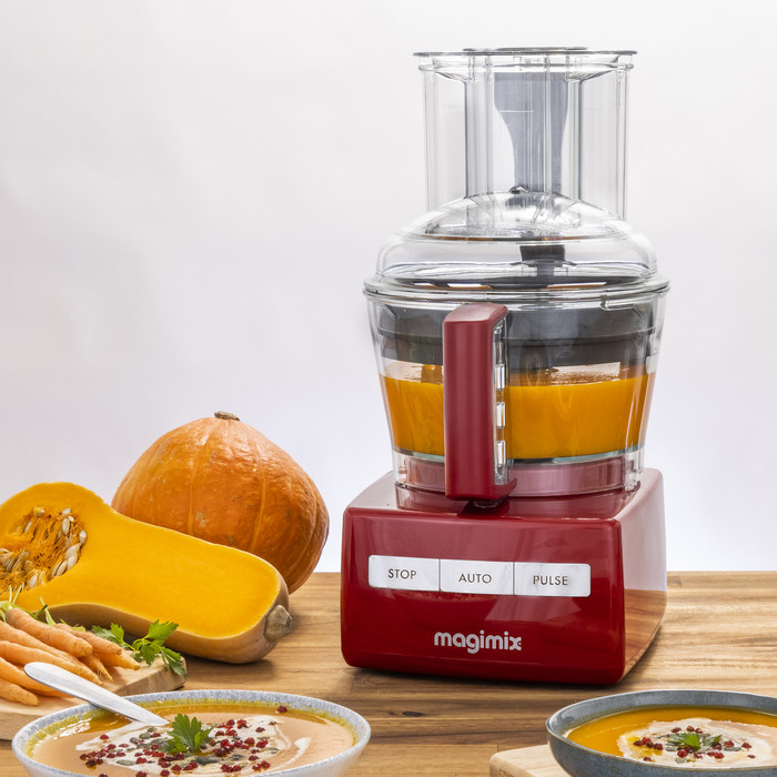Magimix CS 3200 XL Red product in use