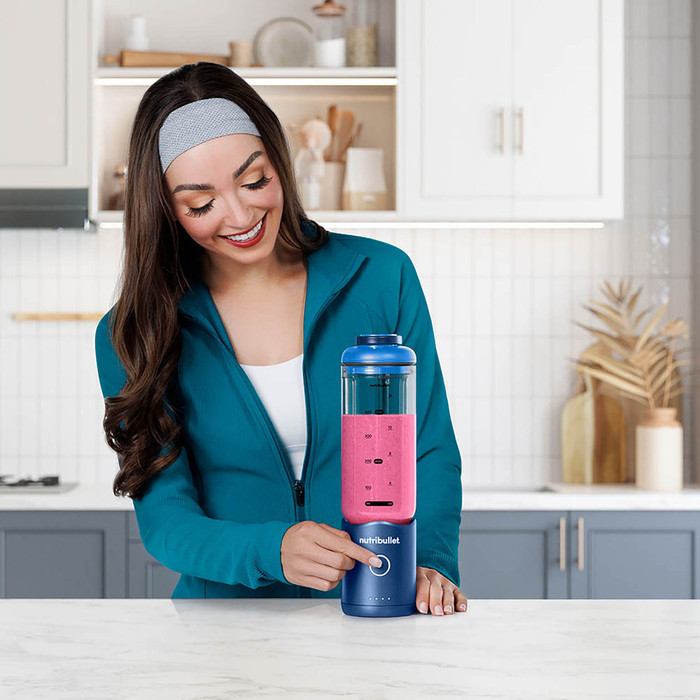 Nutribullet FLEX Blauw product in gebruik