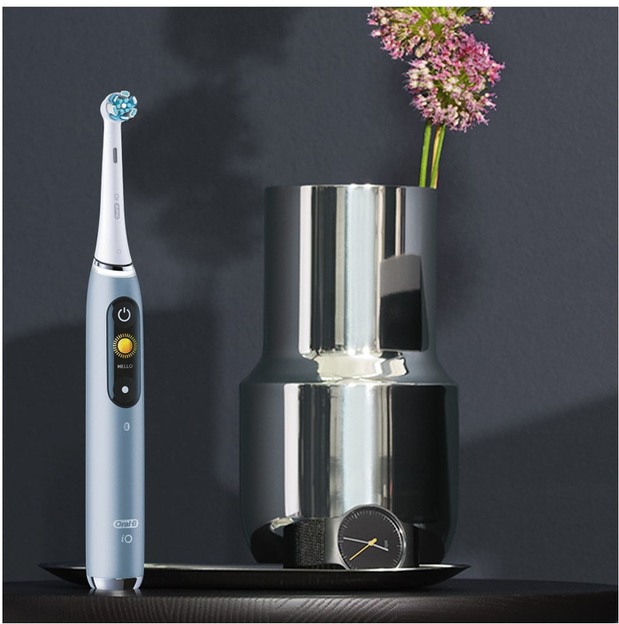 Oral-B iO 9n Marine Blue Special Edition product in use