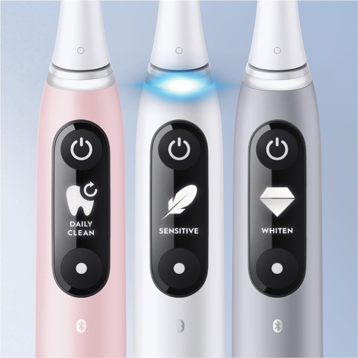 Oral-B iO Series 6N White + Extra iO Gentle Care Brush Attachment detail