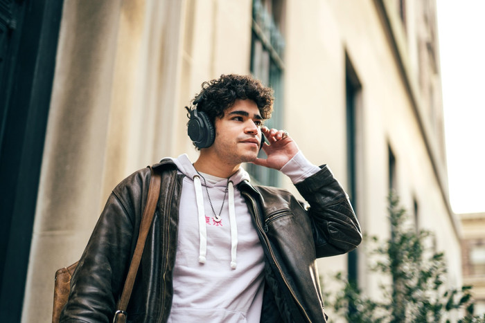 Audio Technica ATH-M20XBT product in use