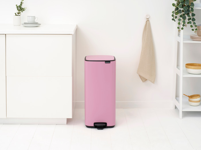 Brabantia Bo Pedaalemmer 30 Liter Lilac Pink product in gebruik