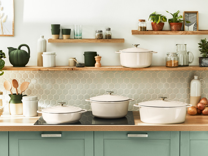 Tefal LOV Lage Braadpan 28 cm Beige product in gebruik