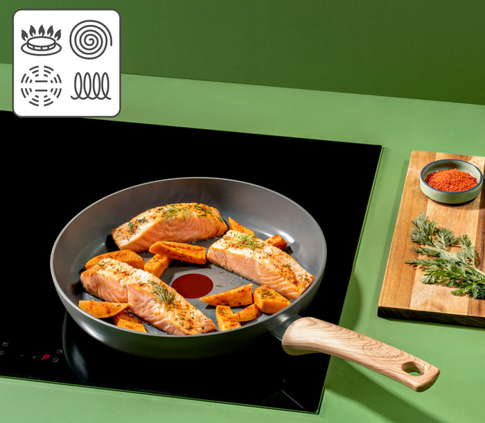 Tefal Renew Ceramic Frying Pan 24cm product in use