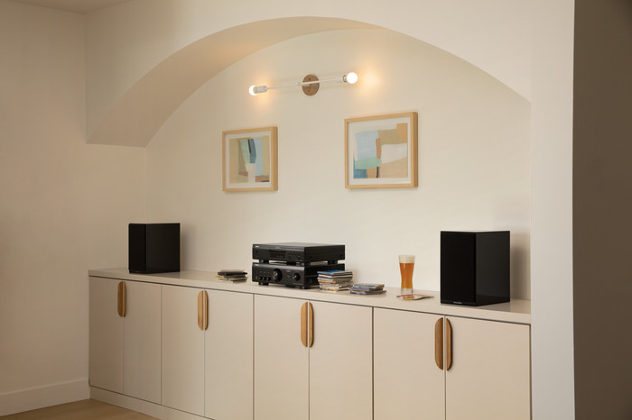 Denon PMA-900HNE Black product in use