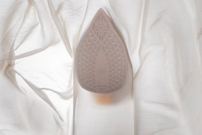 Philips Azur 8000 Series DST8050/20 product in use