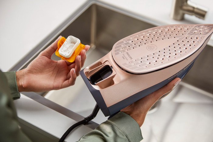 Philips Azur 8000 Series DST8050/20 product in use