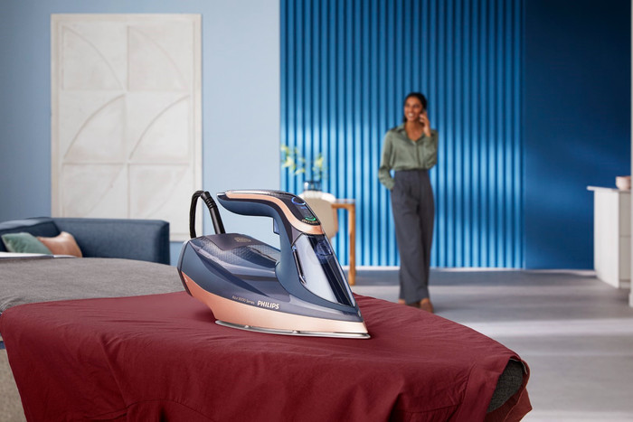 Philips Azur 8000 Series DST8050/20 product in use